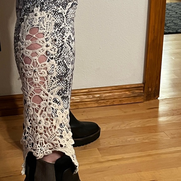 Vocal Apparel Knit Leggings with Snakeskin pattern, crystal and lace. - Picture 6 of 14
